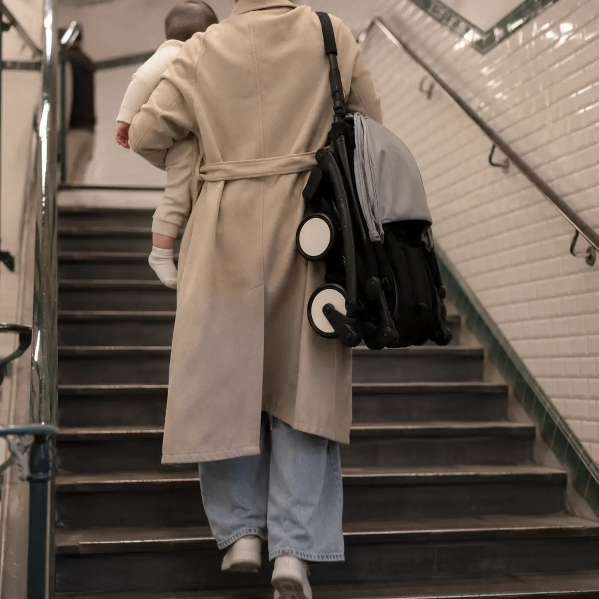 Poussette cabine avion ultra légère - NAAYLI